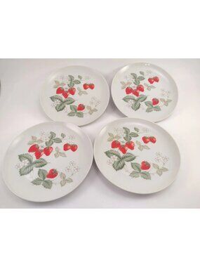 Horchow Strawberry Salad Plates Set Of 4 Vintage Spring Summer Fruit Garden